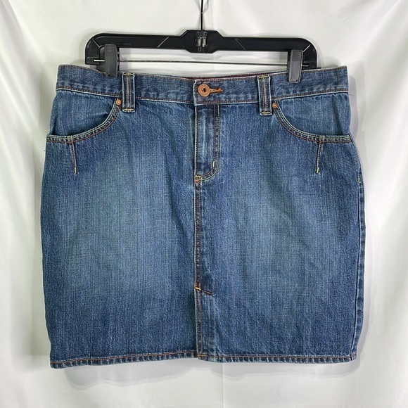 Old Navy Denim Skirt Bi Colored Stitching Old Navy Denim Skirt Bi Colored Stitching